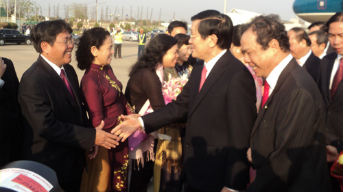 Le président Truong Tan Sang visite le Laos: première journée